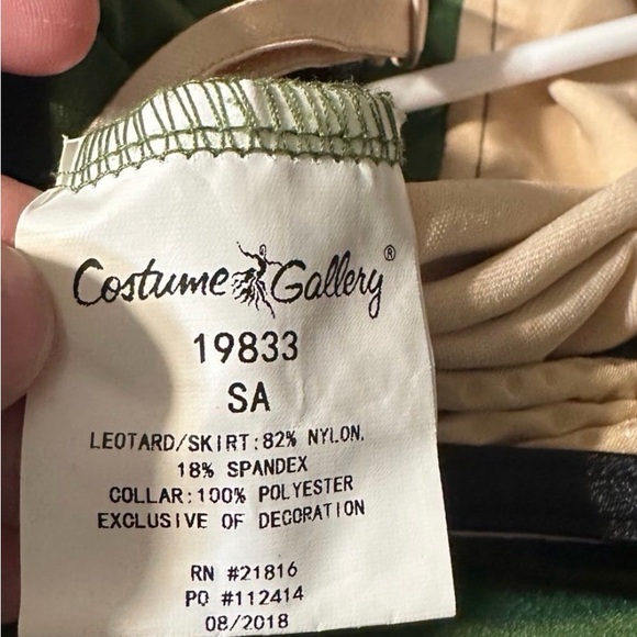 Elegant Green and Black Kids Dance Costume - Picture 8 of 8